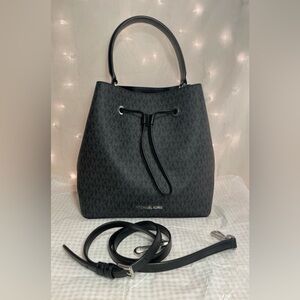 Michael Kors - Logo Handbag